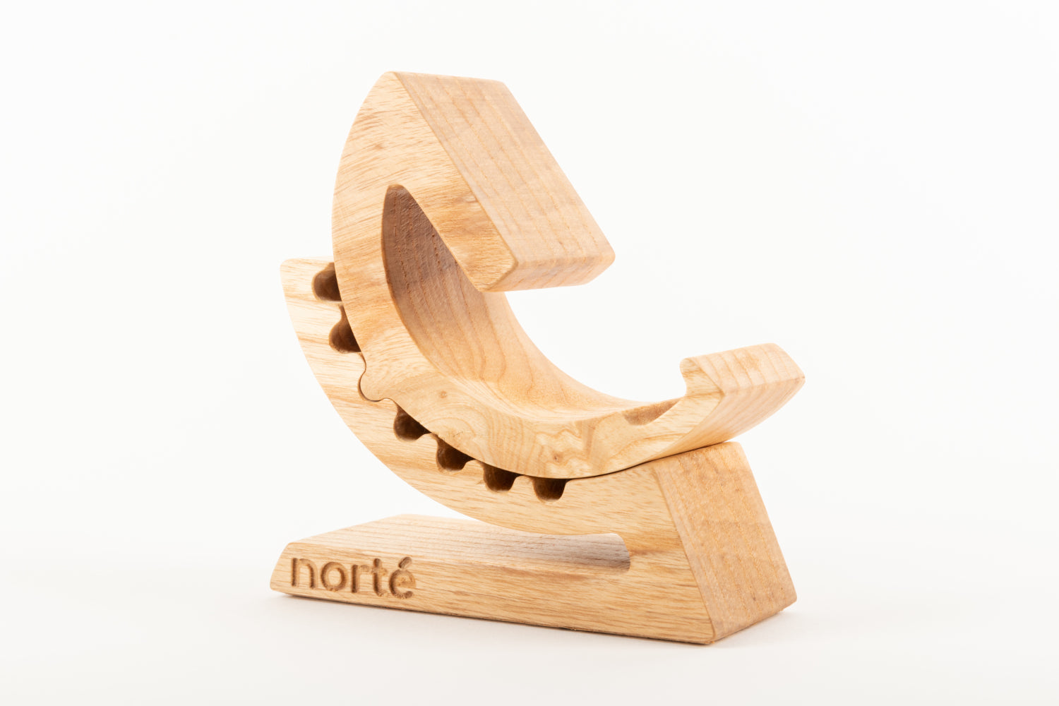 The Gear Stand – Norté Design
